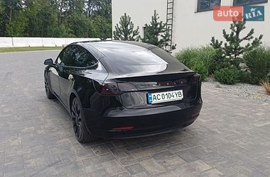Седан Tesla Model 3 2022 в Луцке
