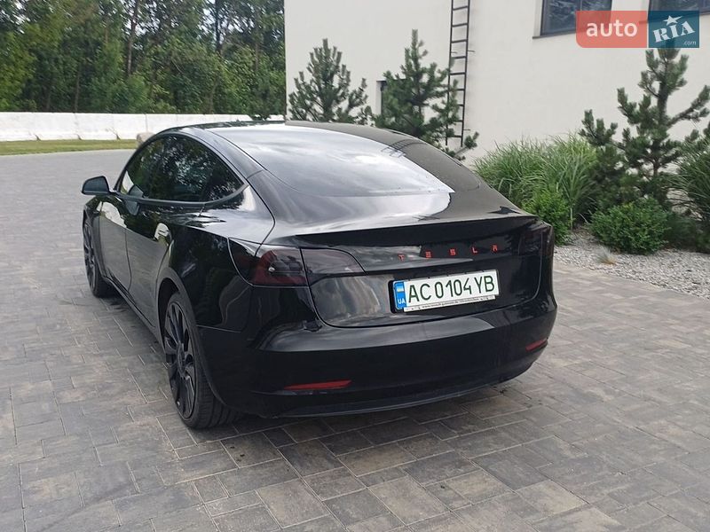 Седан Tesla Model 3 2022 в Луцке