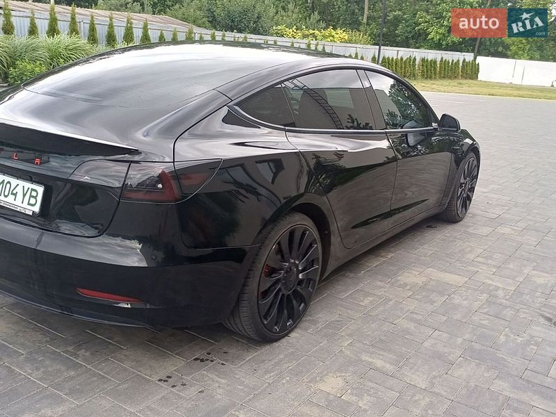 Седан Tesla Model 3 2022 в Луцке