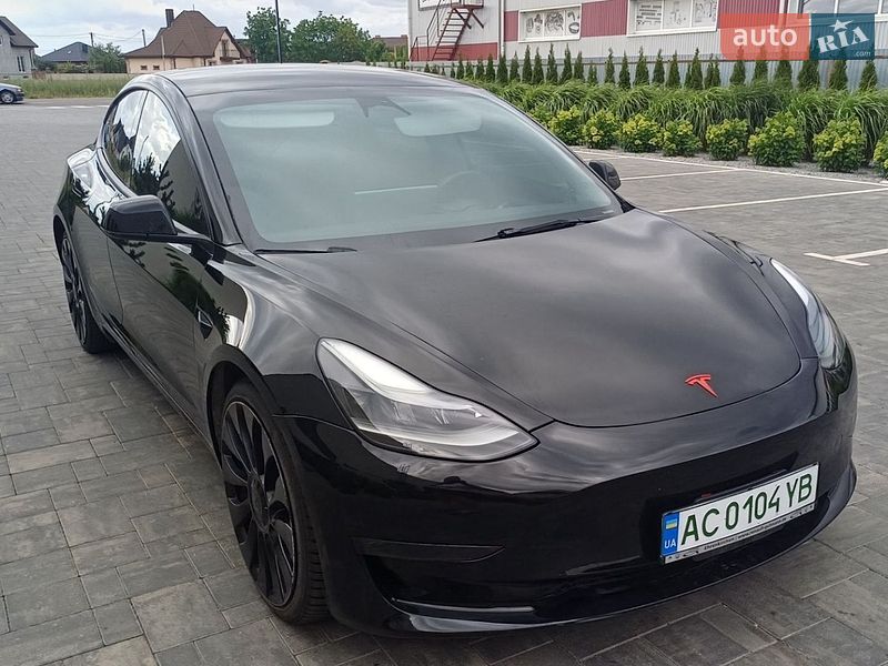 Седан Tesla Model 3 2022 в Луцке
