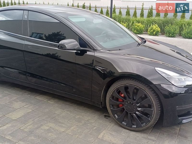 Седан Tesla Model 3 2022 в Луцке