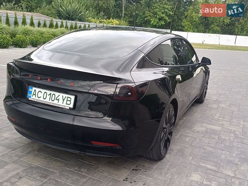 Седан Tesla Model 3 2022 в Луцке