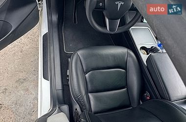 Седан Tesla Model 3 2021 в Киеве