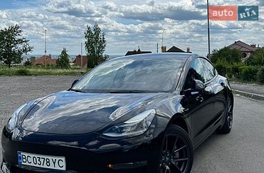 Седан Tesla Model 3 2021 в Ужгороде