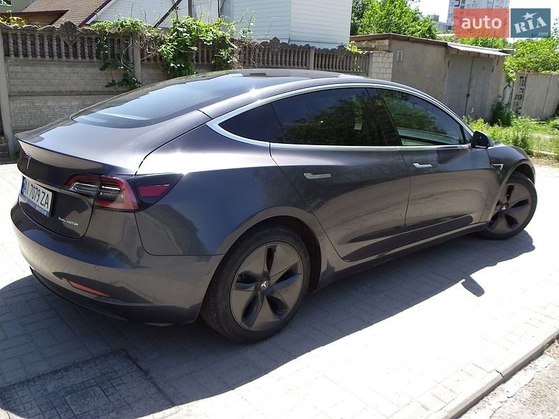 Седан Tesla Model 3 2019 в Запоріжжі
