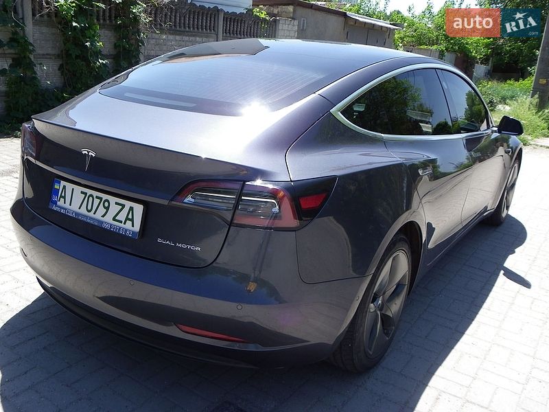 Седан Tesla Model 3 2019 в Запоріжжі