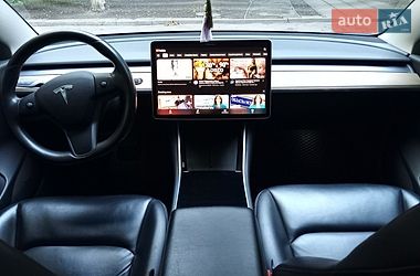 Седан Tesla Model 3 2019 в Запоріжжі