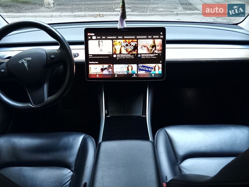 Седан Tesla Model 3 2019 в Запоріжжі