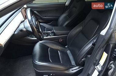Седан Tesla Model 3 2019 в Запоріжжі
