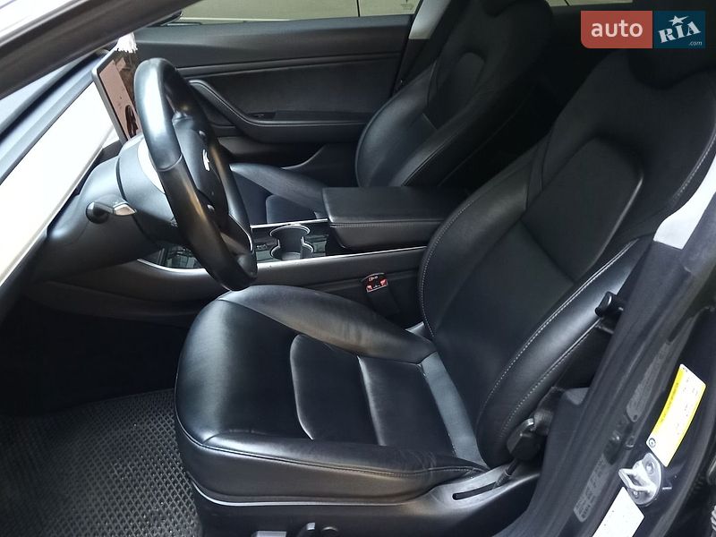 Седан Tesla Model 3 2019 в Запоріжжі
