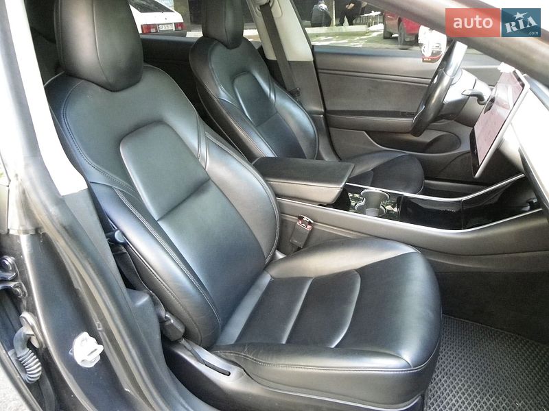 Седан Tesla Model 3 2019 в Запорожье