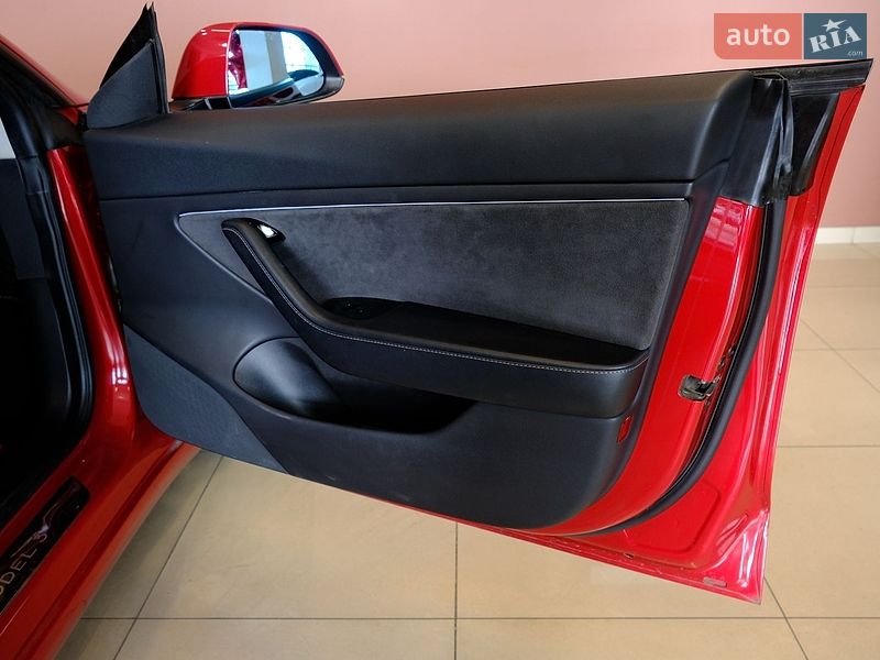 Седан Tesla Model 3 2019 в Одессе