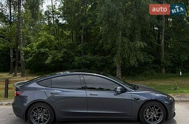 Седан Tesla Model 3 2022 в Чернигове