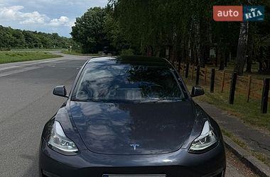 Седан Tesla Model 3 2022 в Чернигове