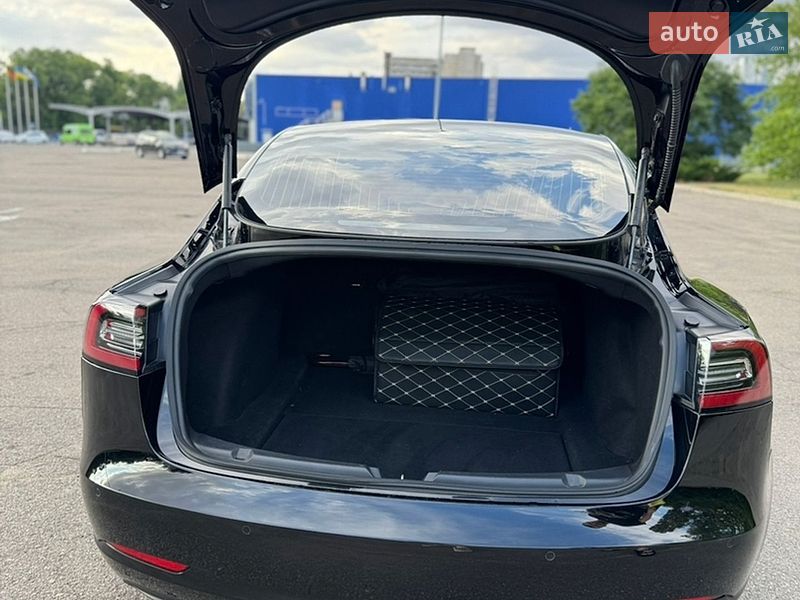 Седан Tesla Model 3 2019 в Миколаєві