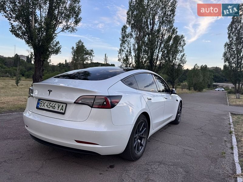 Седан Tesla Model 3 2021 в Каменском