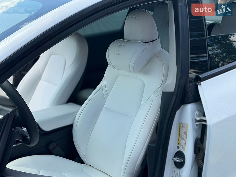 Седан Tesla Model 3 2021 в Коломые