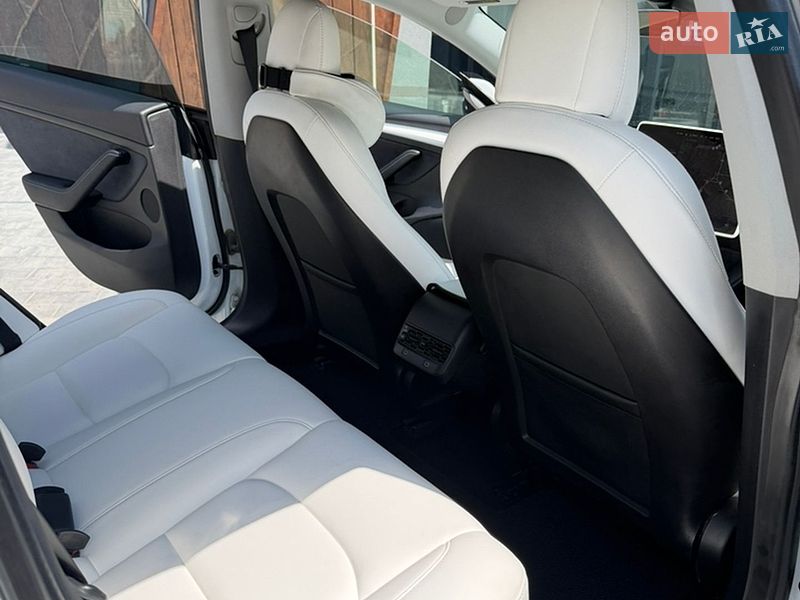 Седан Tesla Model 3 2021 в Коломые