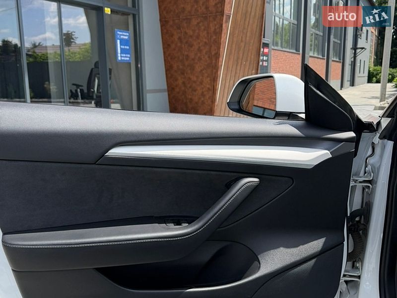 Седан Tesla Model 3 2021 в Коломые