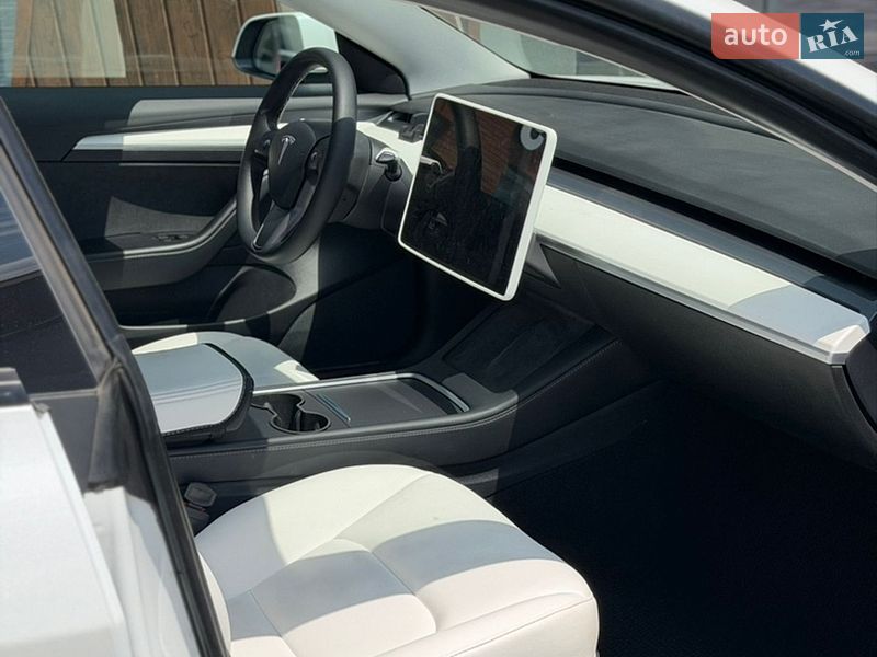 Седан Tesla Model 3 2021 в Коломые