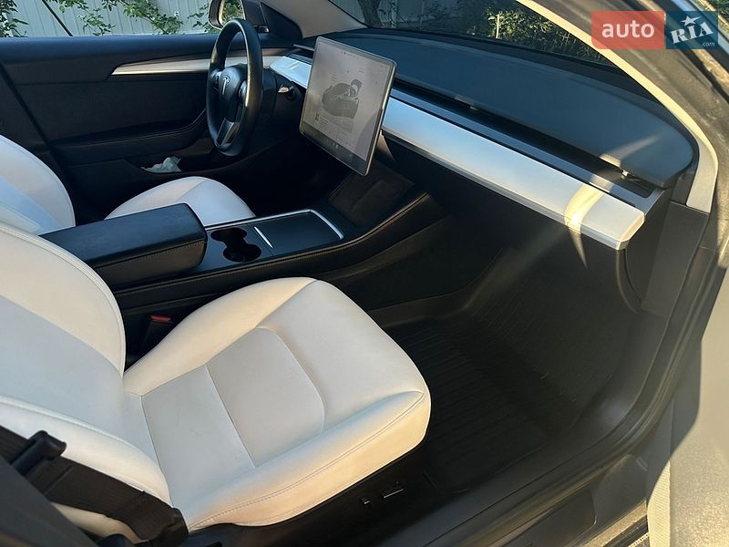 Седан Tesla Model 3 2022 в Ивано-Франковске