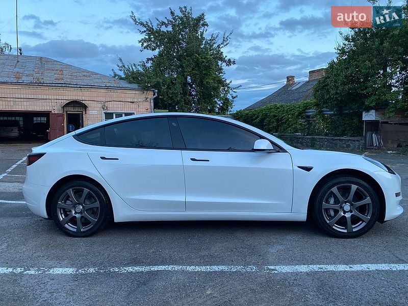 Tesla Model 3 2021