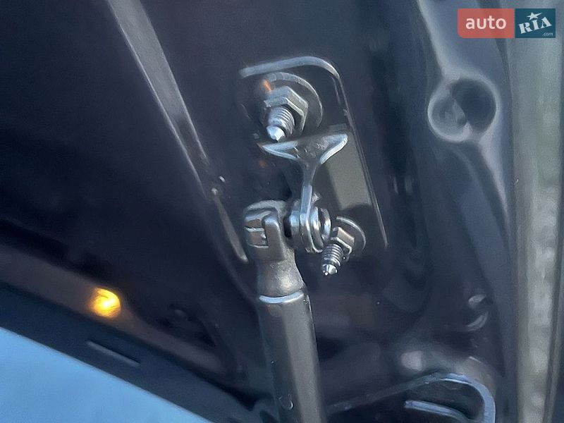 Седан Tesla Model 3 2024 в Киеве фото 22 Седан Tesla Model 3 2024 в Киеве