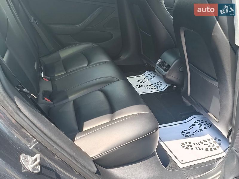 Седан Tesla Model 3 2019 в Одесі