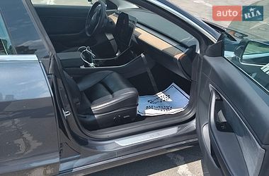 Седан Tesla Model 3 2019 в Одесі