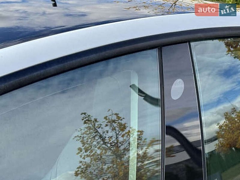 Седан Tesla Model 3 2021 в Тернополе