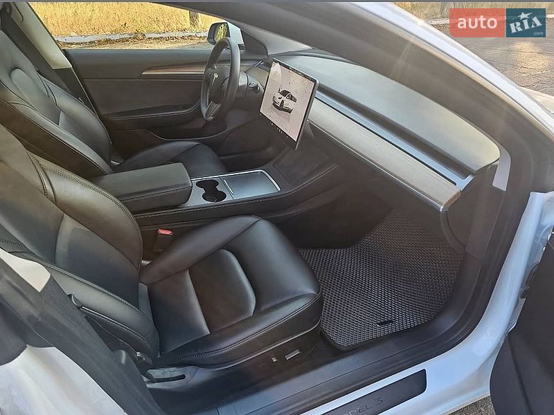 Седан Tesla Model 3 2022 в Житомире
