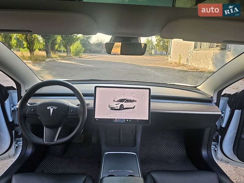 Седан Tesla Model 3 2022 в Житомире