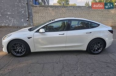 Седан Tesla Model 3 2022 в Житомире