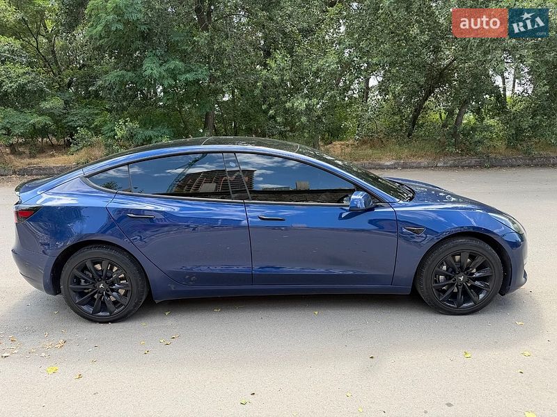 Седан Tesla Model 3 2021 в Днепре