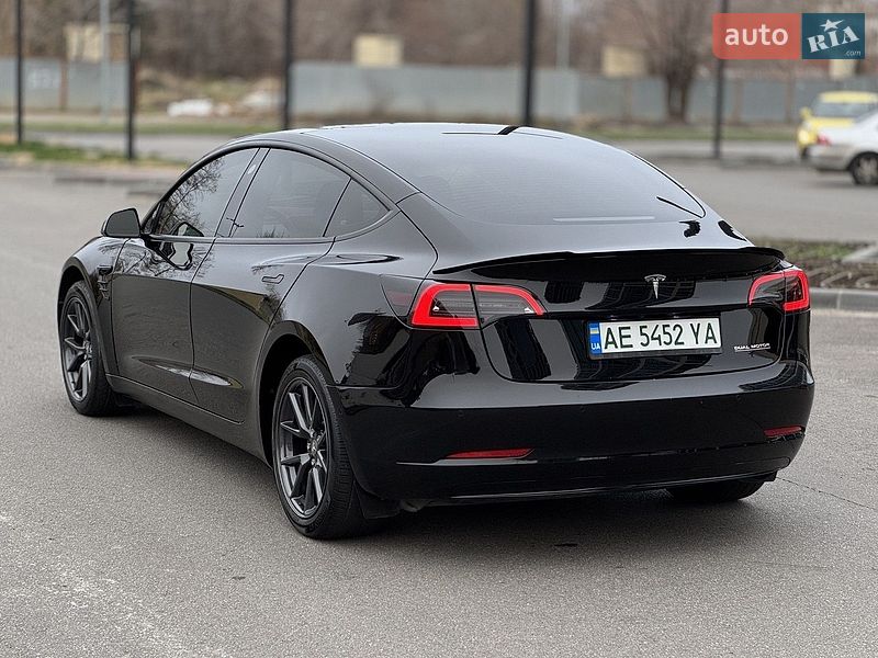 Седан Tesla Model 3 2022 в Львові
