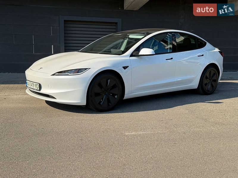 Седан Tesla Model 3 2024 в Киеве