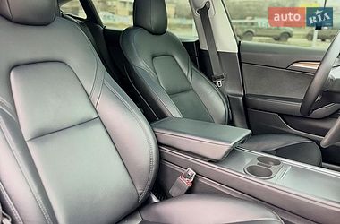 Седан Tesla Model 3 2022 в Львове
