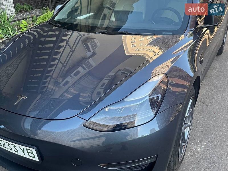 Седан Tesla Model 3 2023 в Киеве