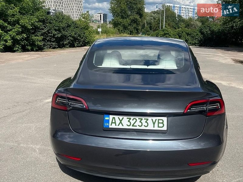 Седан Tesla Model 3 2023 в Киеве