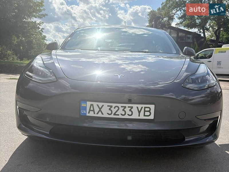 Седан Tesla Model 3 2023 в Киеве