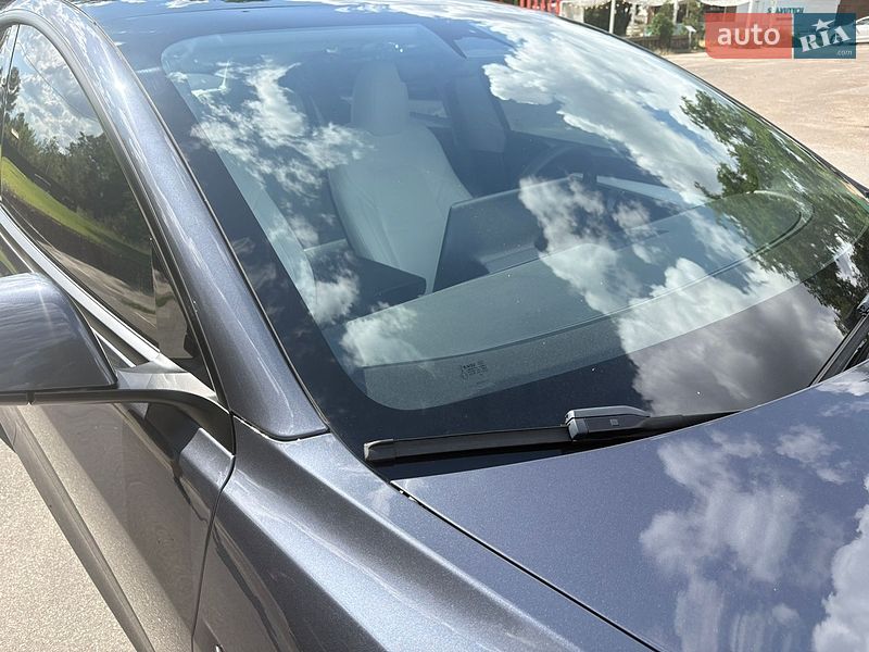 Седан Tesla Model 3 2023 в Киеве