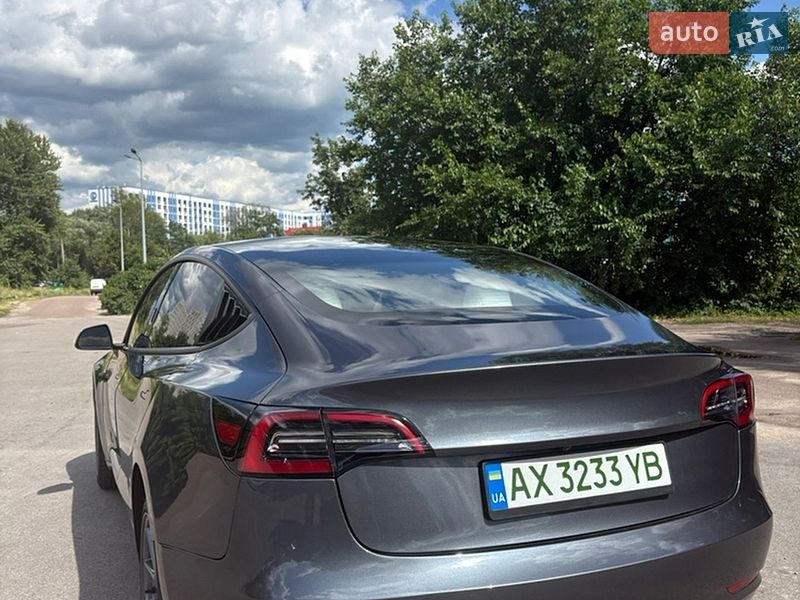 Седан Tesla Model 3 2023 в Киеве