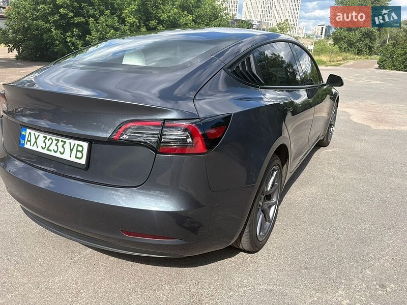 Седан Tesla Model 3 2023 в Киеве
