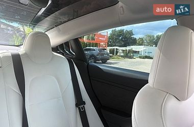 Седан Tesla Model 3 2023 в Киеве