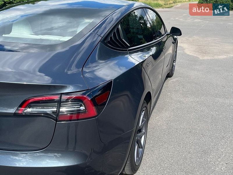 Седан Tesla Model 3 2023 в Киеве