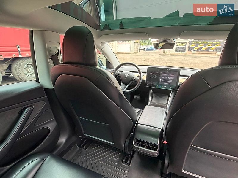 Седан Tesla Model 3 2019 в Кривом Роге