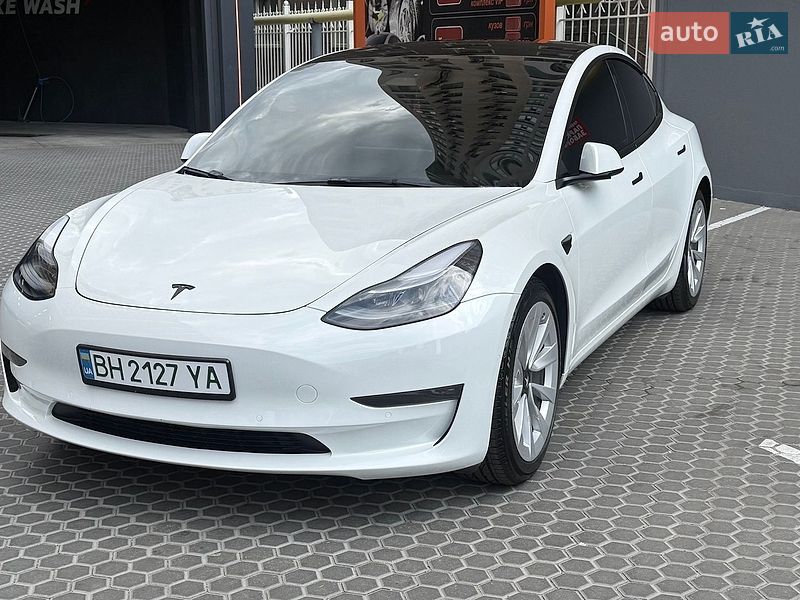 Tesla Model 3 2021