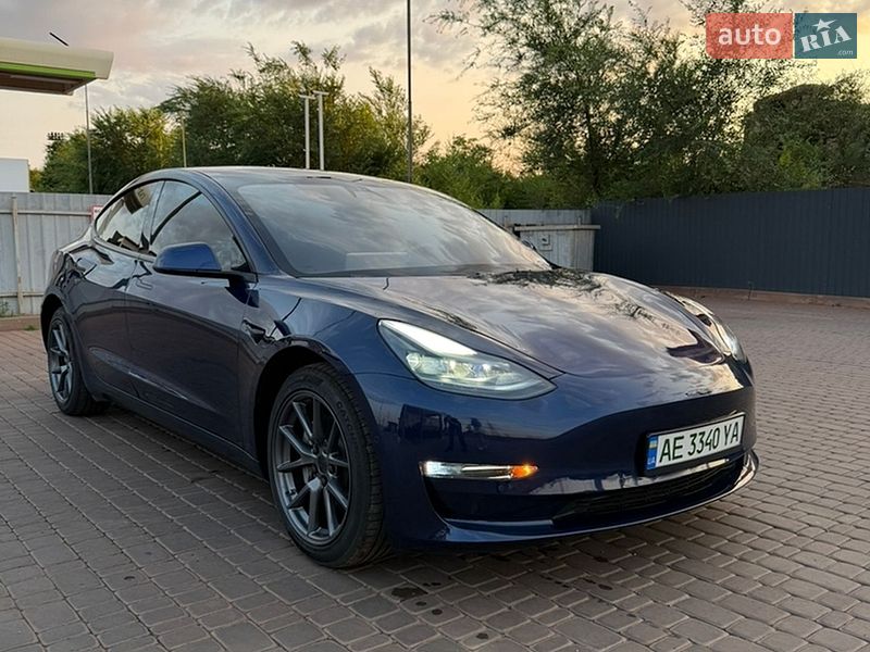 Tesla Model 3 2021