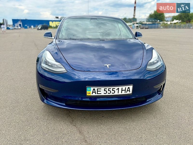 Седан Tesla Model 3 2018 в Днепре