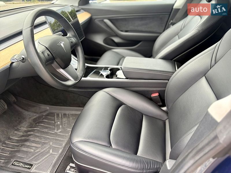 Седан Tesla Model 3 2018 в Днепре